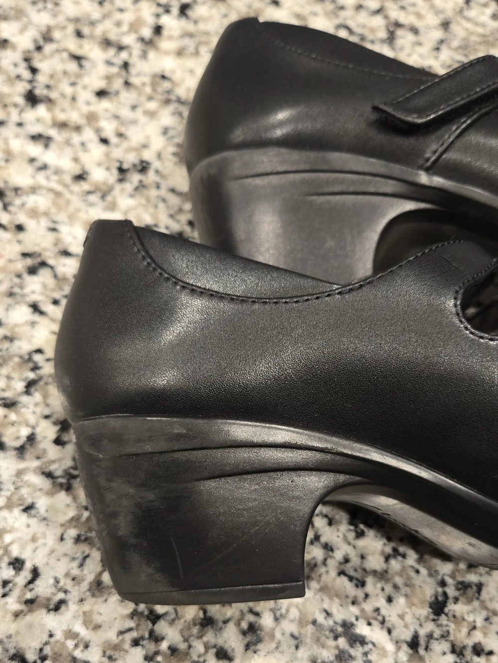 CLARKS EMILY CLOVER MARY JANE BLOCK  HEEL PUMPS. SIZE 8 .5. BLACK.